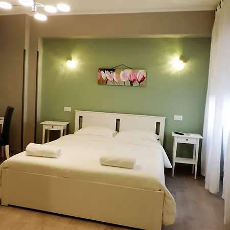 Pretty Tiburtina Room-3